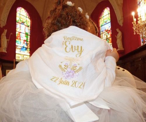 Broderie baptême